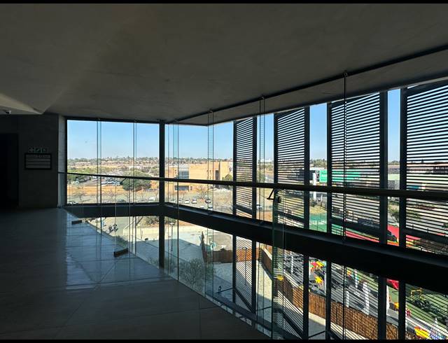 11,400M² OFFICE FOR SALE IN CENTURION CENTRAL